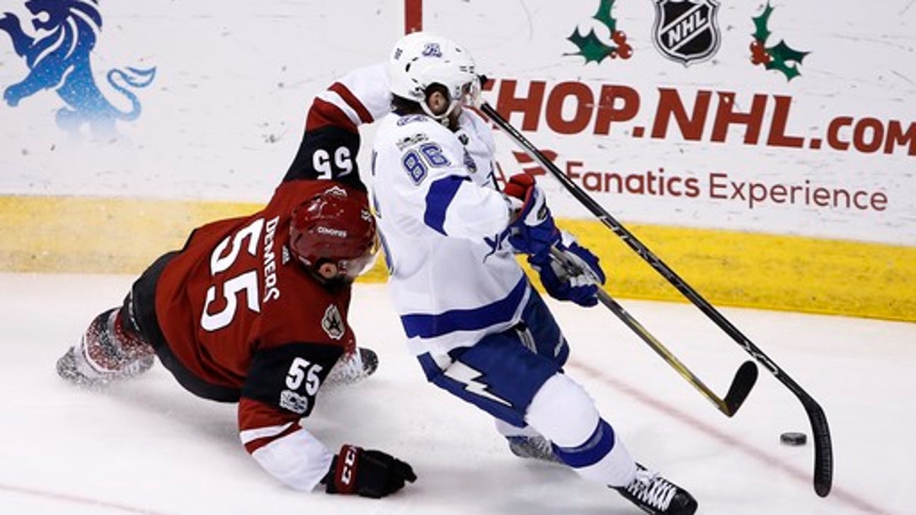 NHL-best Lightning beat Coyotes 4-1 for 6th straight win (Dec 14, 2017)