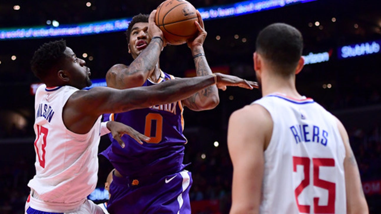 Clippers lead all the way in beating Suns 108-94 to end skid (Dec 20, 2017)