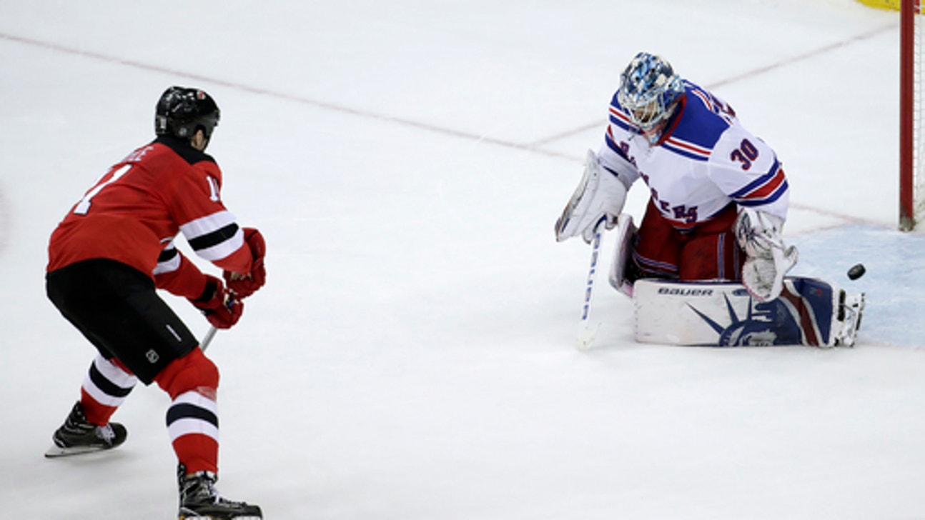 Boyle leads Devils to 4-3 win over rival Rangers in shootout (Dec 21, 2017)