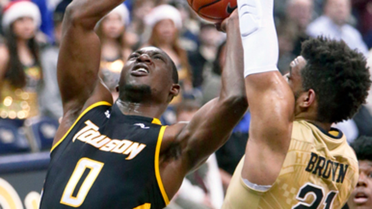 Turnover-prone Pitt outlasts Towson 63-59 behind Parker (Dec 22, 2017)