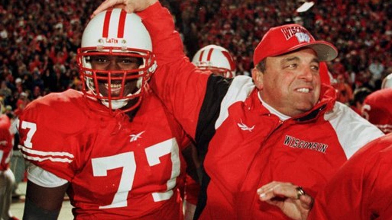 Taylor the latest star of No. 6 Wisconsin's RB assembly line