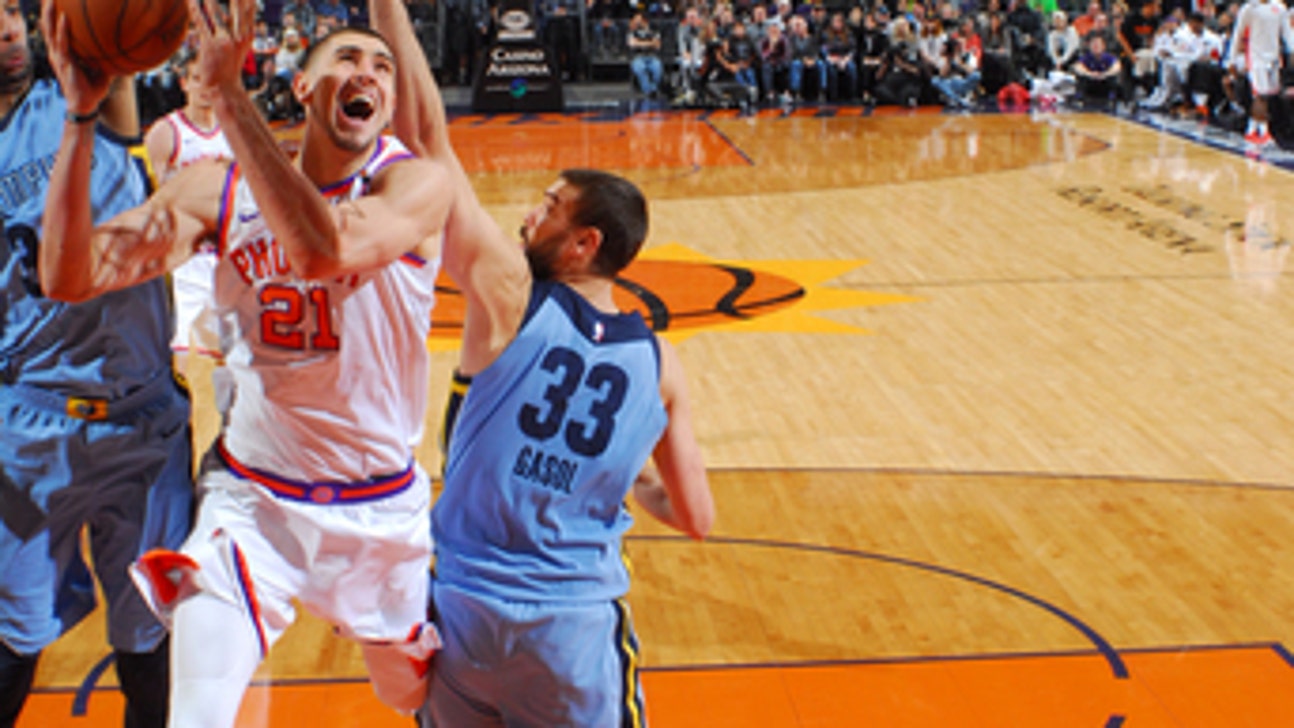 Chandler slams alley-oop at buzzer to lift Suns over Memphis (Dec 26, 2017)