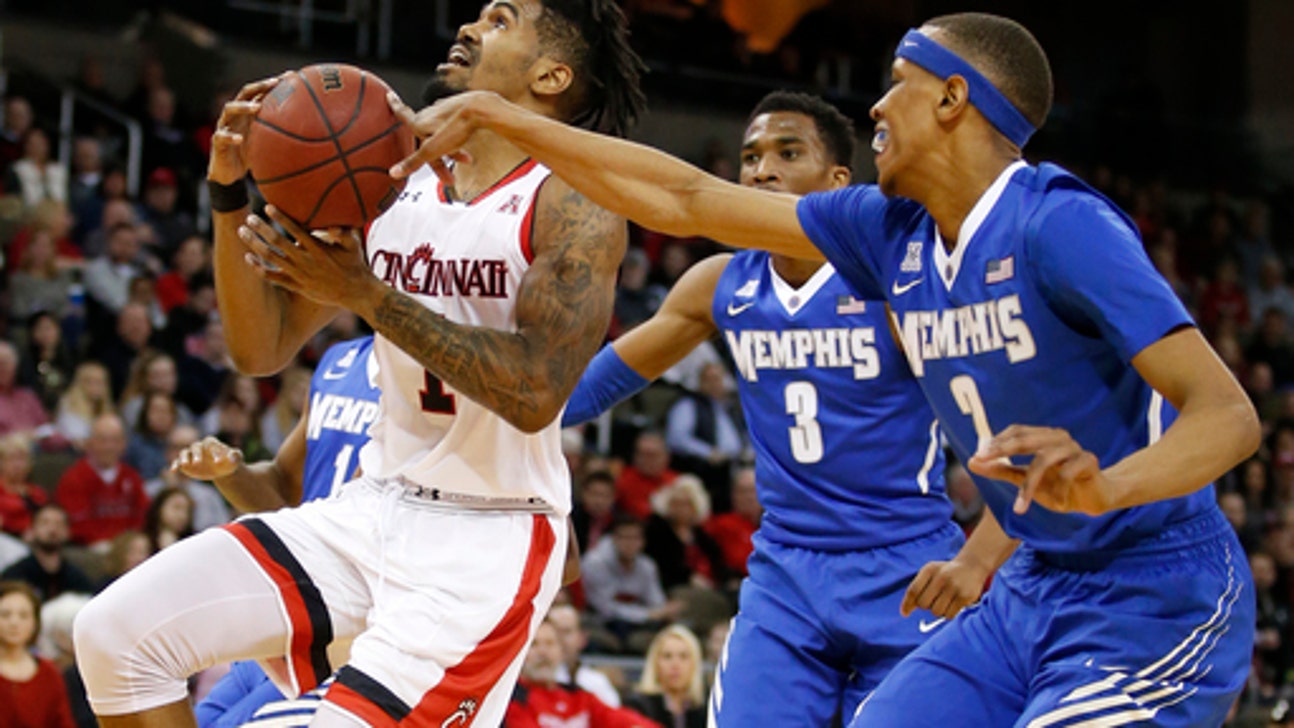 No. 21 Cincinnati routs Memphis 82-48, extending home streak (Dec 31, 2017)