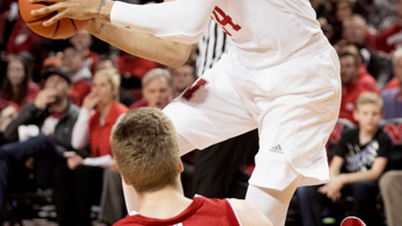 Palmer Jr. helps Nebraska hold off Wisconsin 63-59 (Jan 09, 2018)