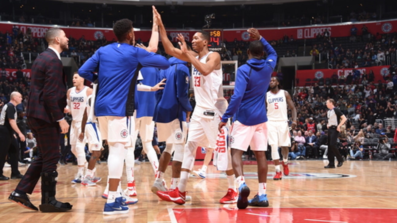 Clippers hang on to beat Nuggets 109-104 for 6th win in row (Jan 17, 2018)
