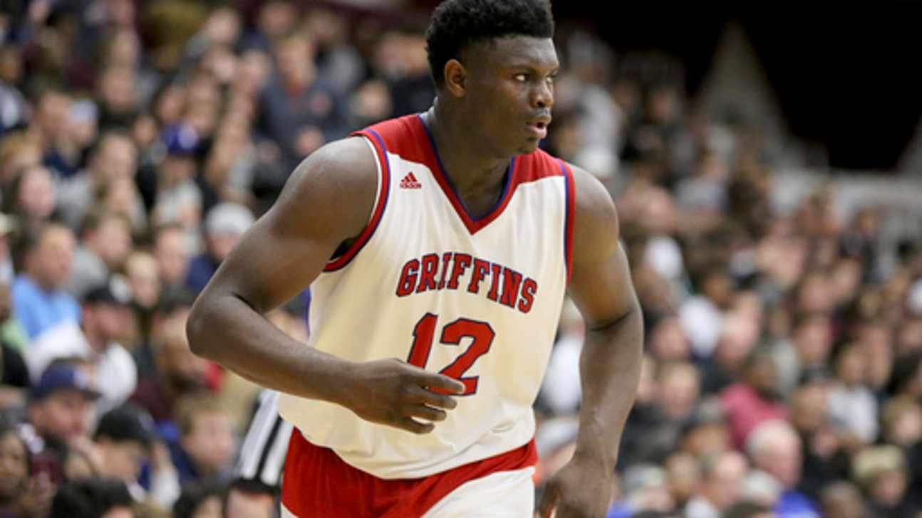 Highly regarded prospect Williamson picks Duke