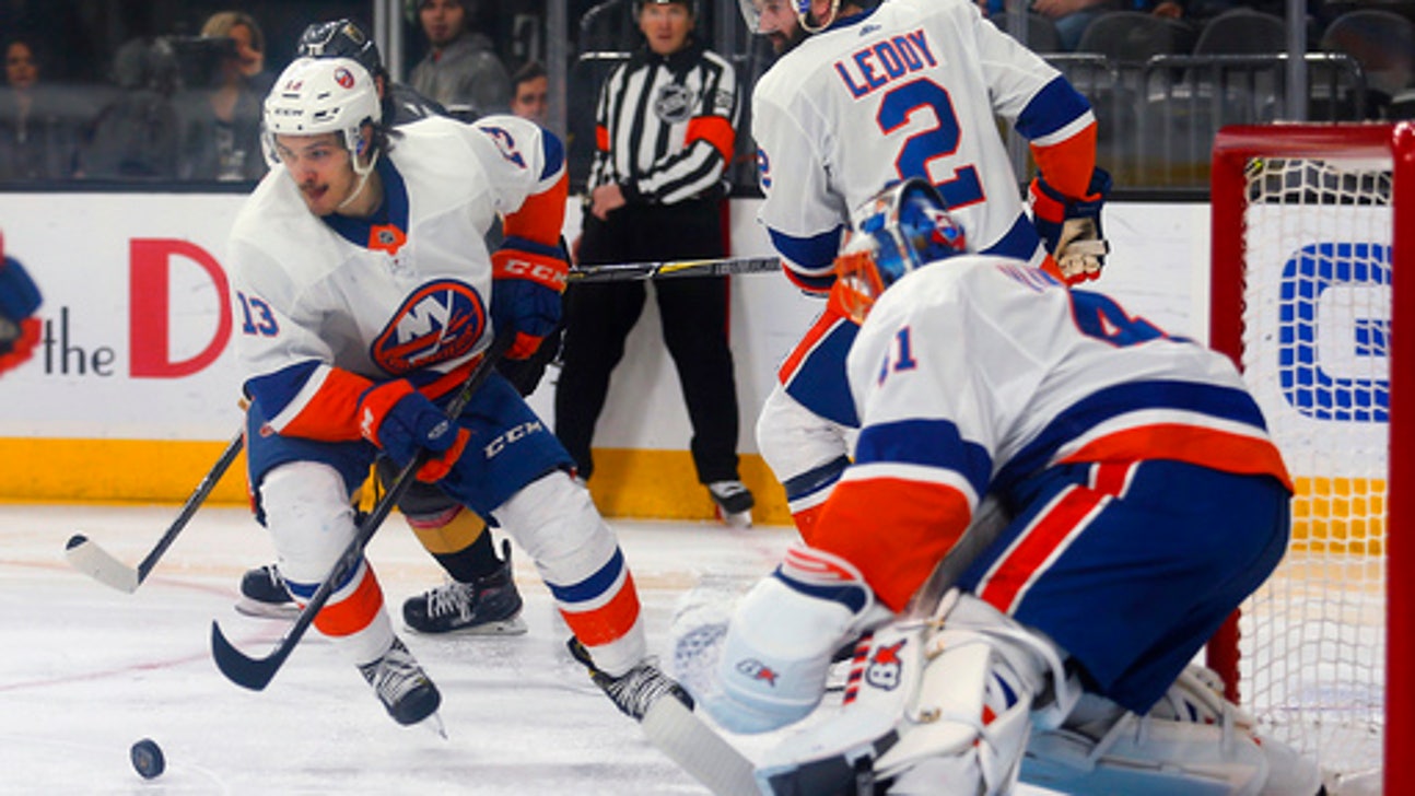 Johnston nets 1st career goal, Isles top Golden Knights 2-1 (Jan 25, 2018)