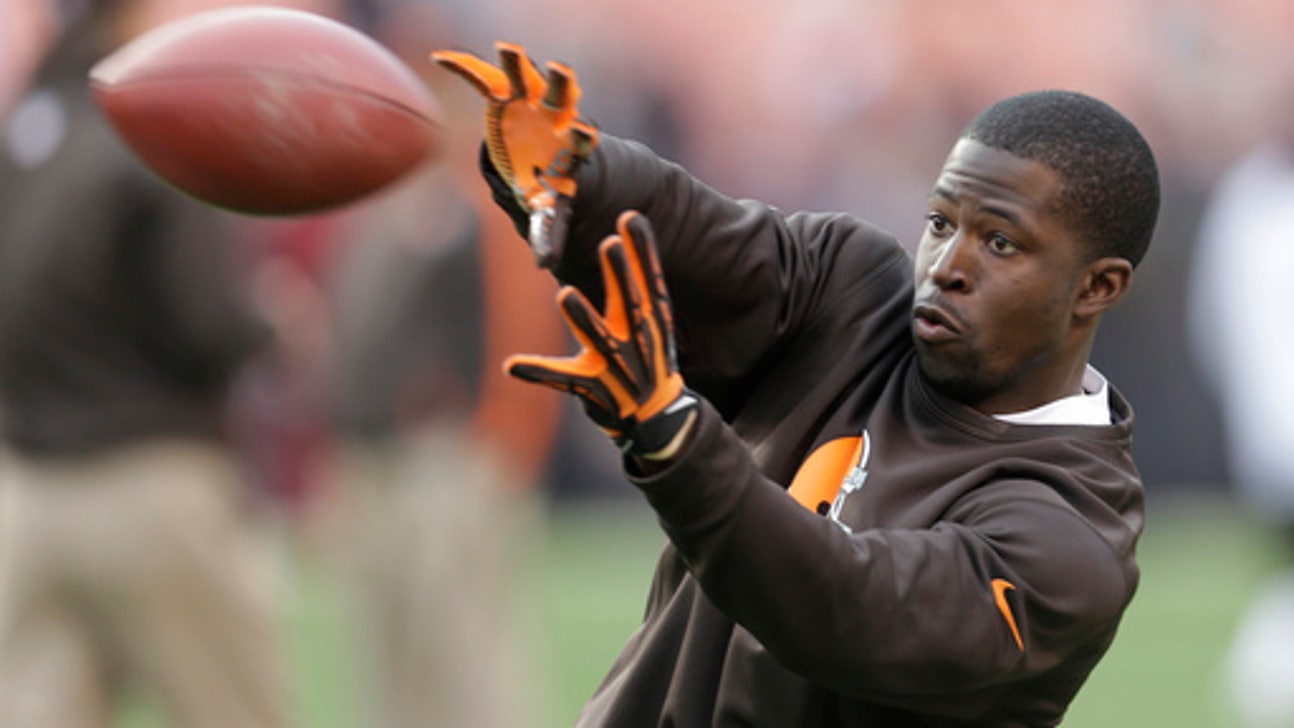 Former Browns WR Massaquoi lost 4 fingers in ATV accident