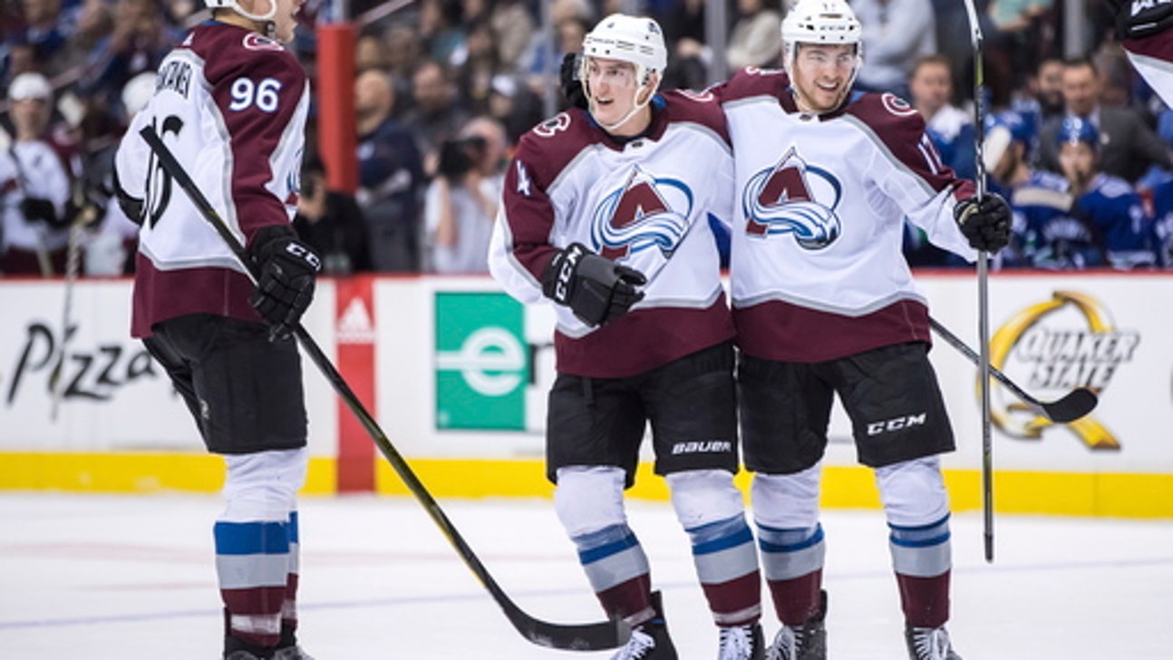 MacKinnon scores in OT, Avalanche beat Canucks 5-4 (Feb 21, 2018)