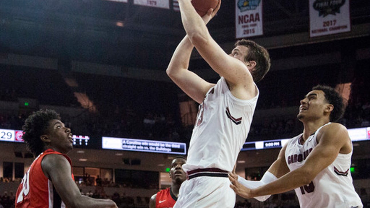 South Carolina rains 3s in 66-57 win over Georgia
