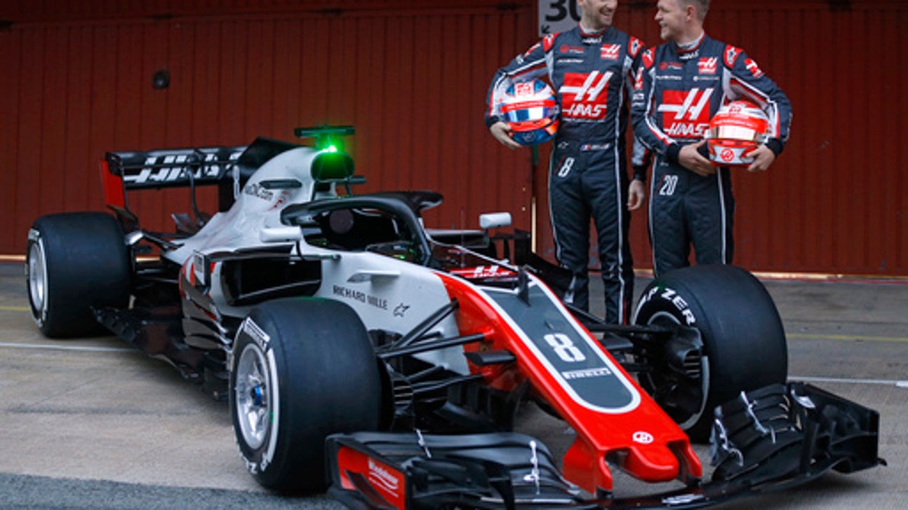 Alonso’s new McLaren loses wheel to start F1 testing