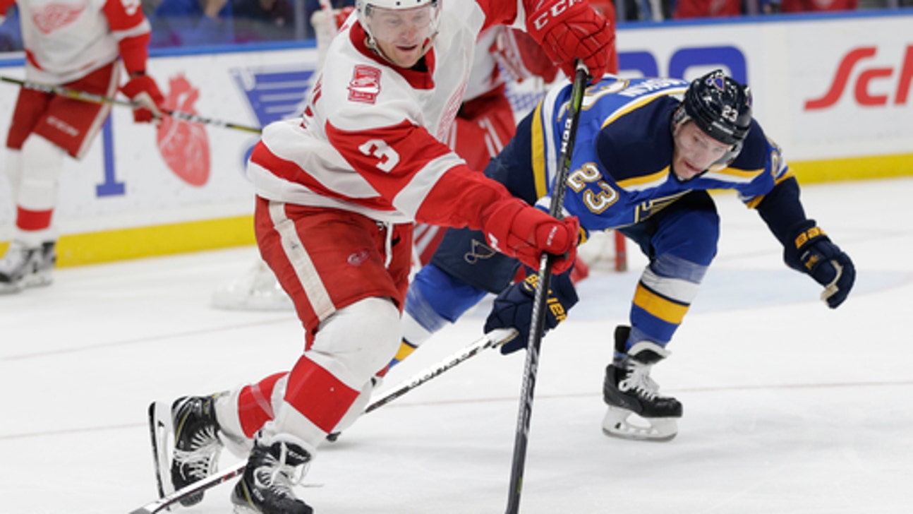 Blues snap 7-game skid with 2-1 win over Red Wings