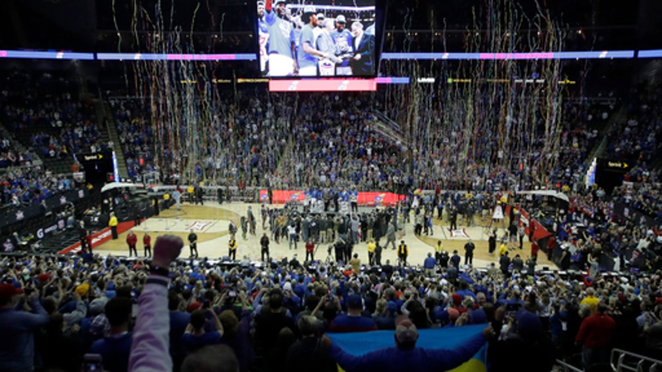 No. 1 seed Kansas, No. 2 Duke on collision course in Midwest