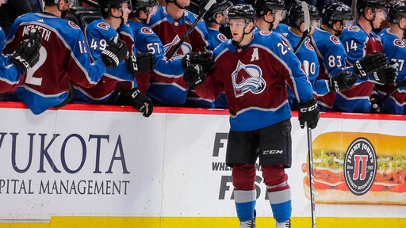 MacKinnon scores twice, Avalanche beat reeling Red Wings 5-1