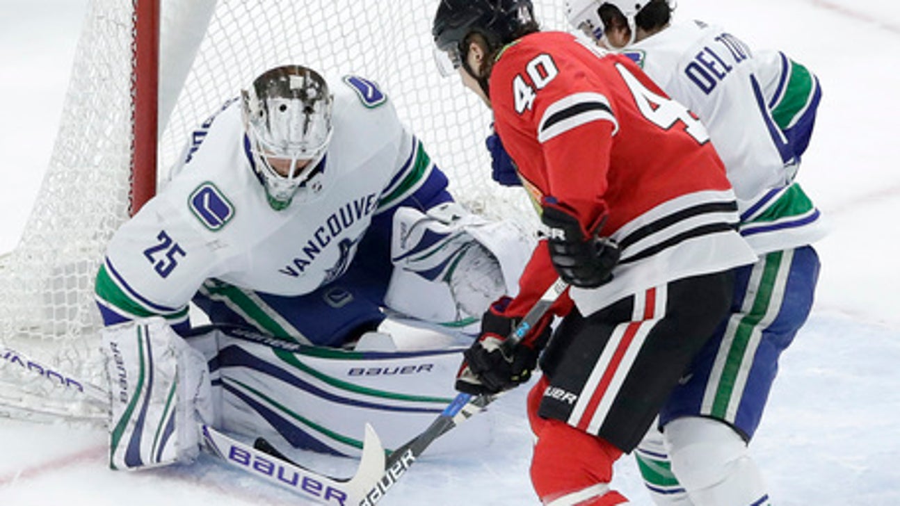 Canucks beat Blackhawks 5-2, stop 7-game slide (Mar 23, 2018)