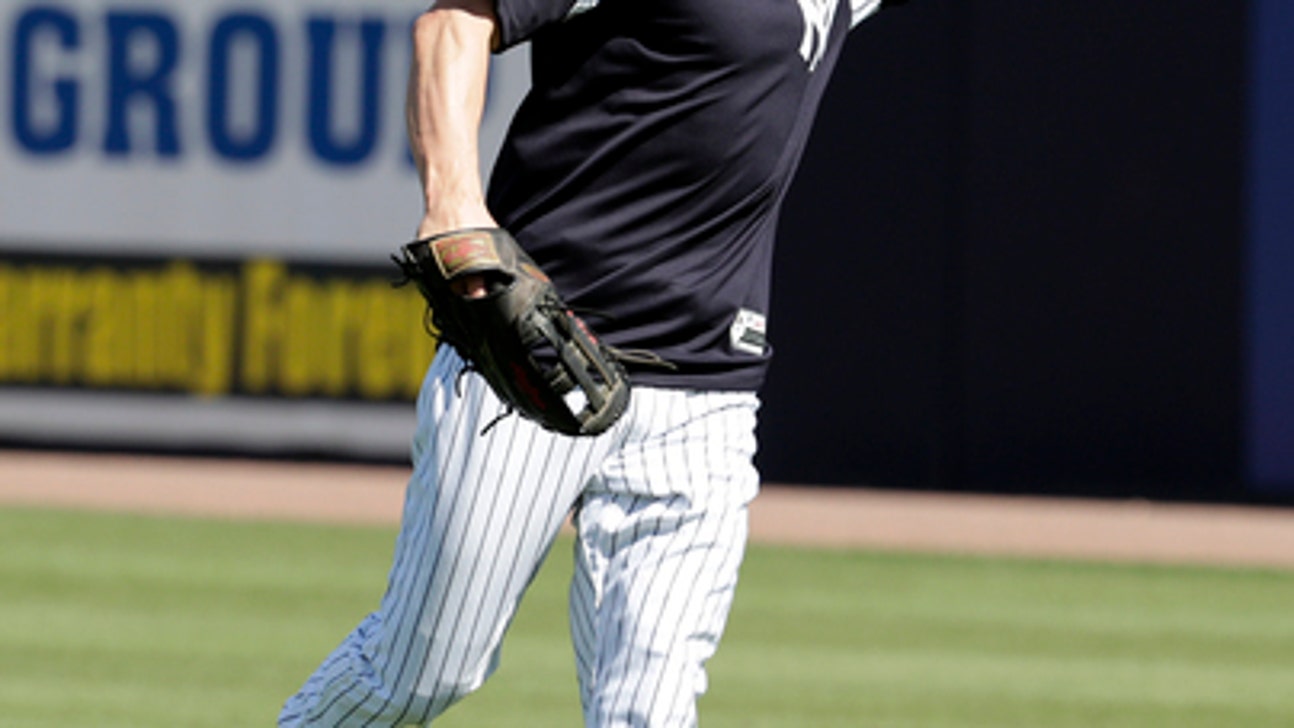 Yankees’ Jacoby Ellsbury hurts hip in another setback