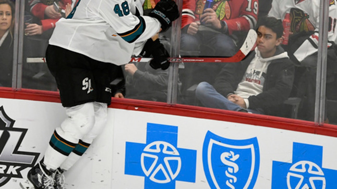 Sharks beat Blackhawks 4-3 in shootout for 8th straight win