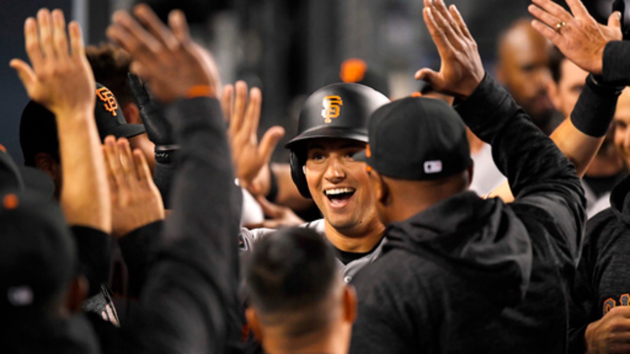 Panik’s homer in 9th lifts Giants to 1-0 win over Dodgers