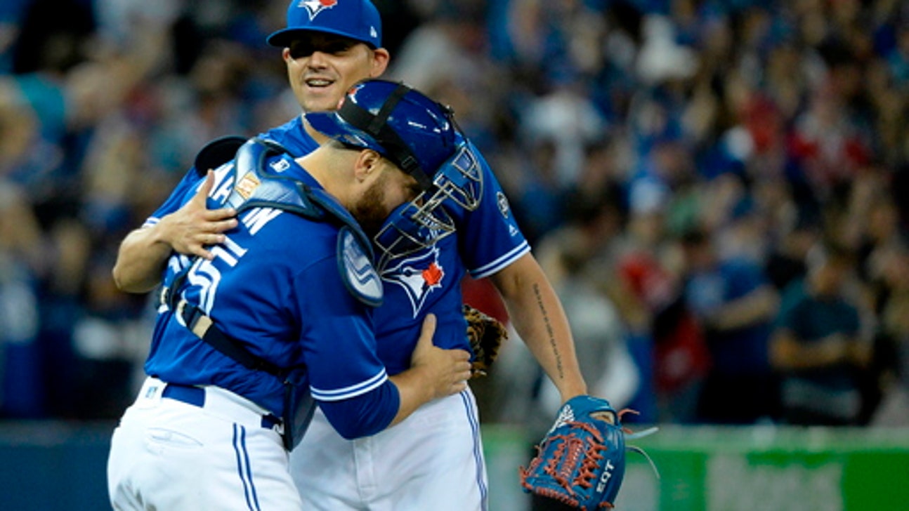 Martin hits go-ahead homer, Blue Jays beat White Sox 4-2