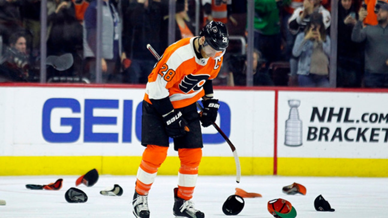 Giroux’s hat trick helps Flyers clinch playoff berth