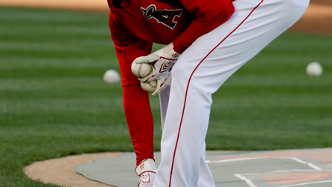 LEADING OFF: Farquhar status, Yanks add top prospect Torres