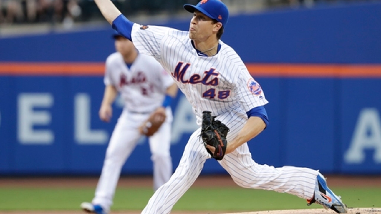 Mets’ deGrom departs with hyperextended right elbow