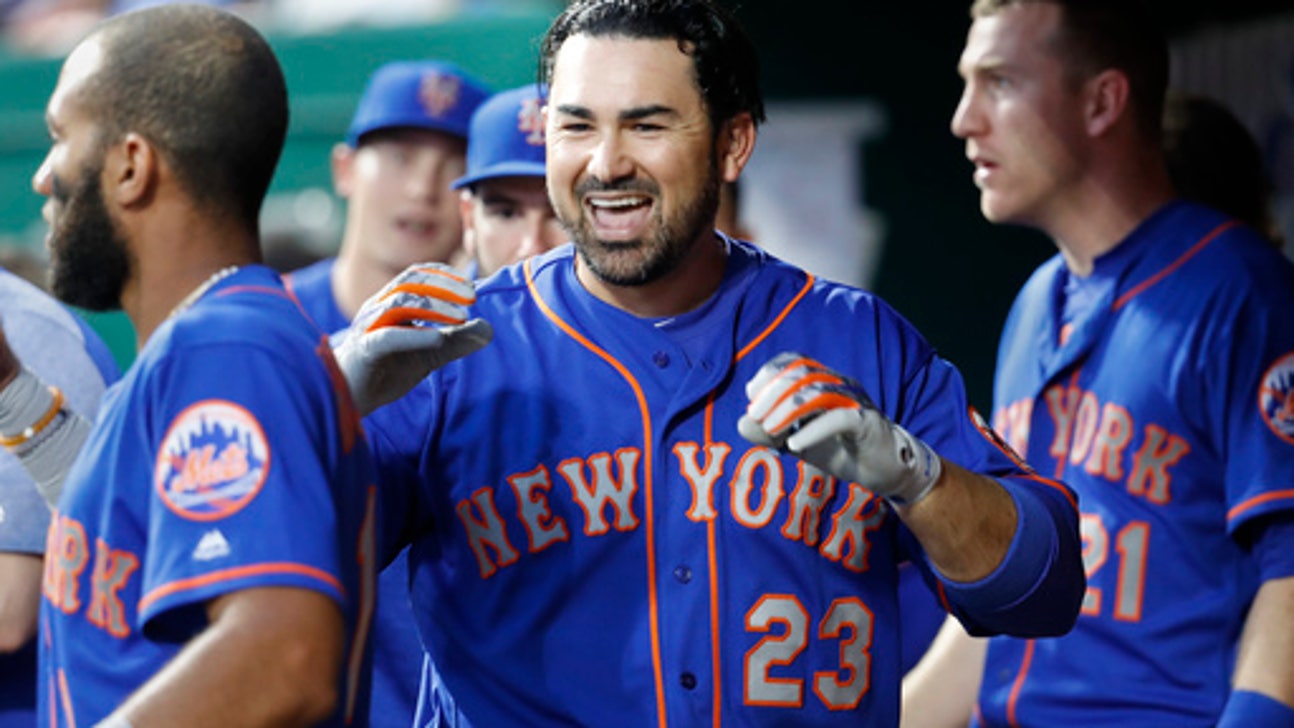 Bruce homers in his old ballpark, Mets overpower Reds 7-6