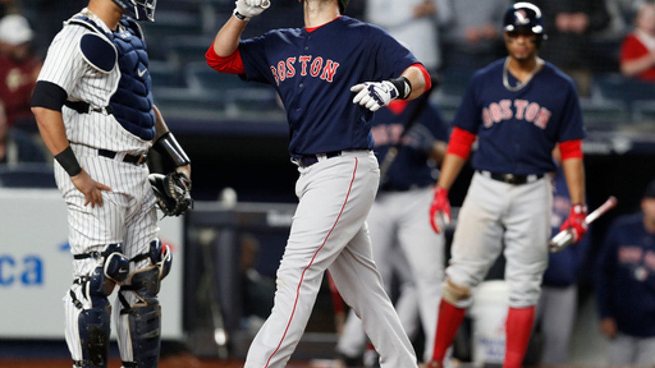 Martinez homers, Red Sox rebound to cool off Yankees, 5-4