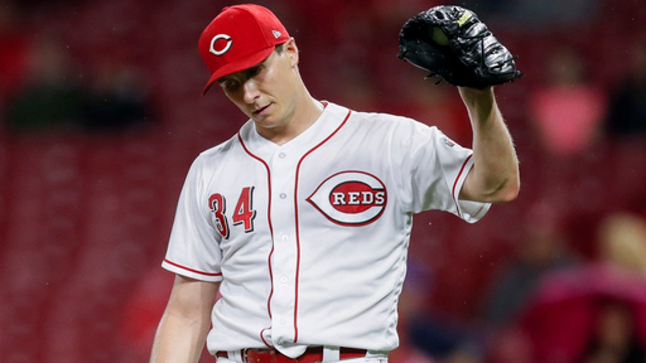 Russell’s hitting backs Lester in 8-1 Cubs win over Reds