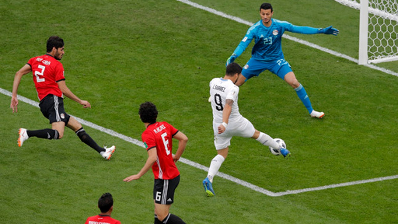 Coach defends Luis Suarez after he doesn’t score for Uruguay