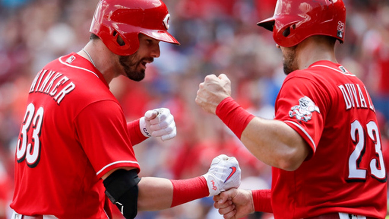 Winker, Votto lead Reds from five down to 8-6 win over Cubs