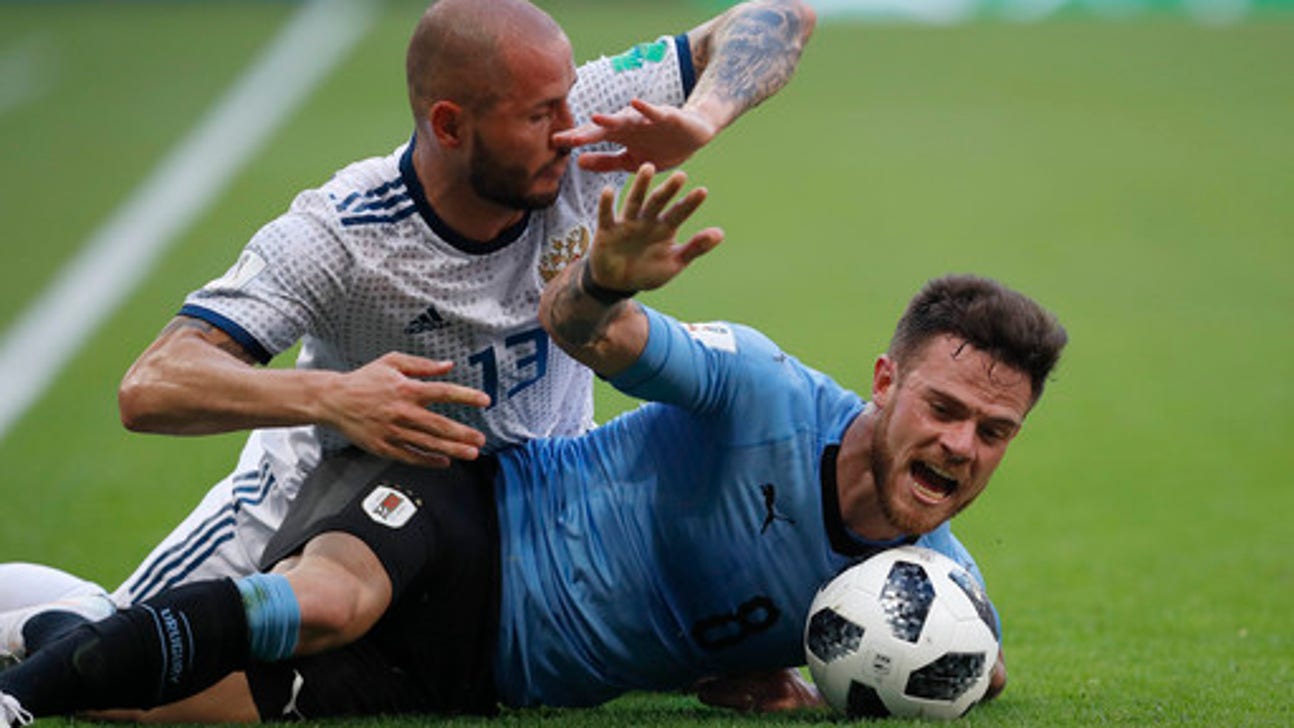 The Latest: Royal support: King of Spain at game vs Russia