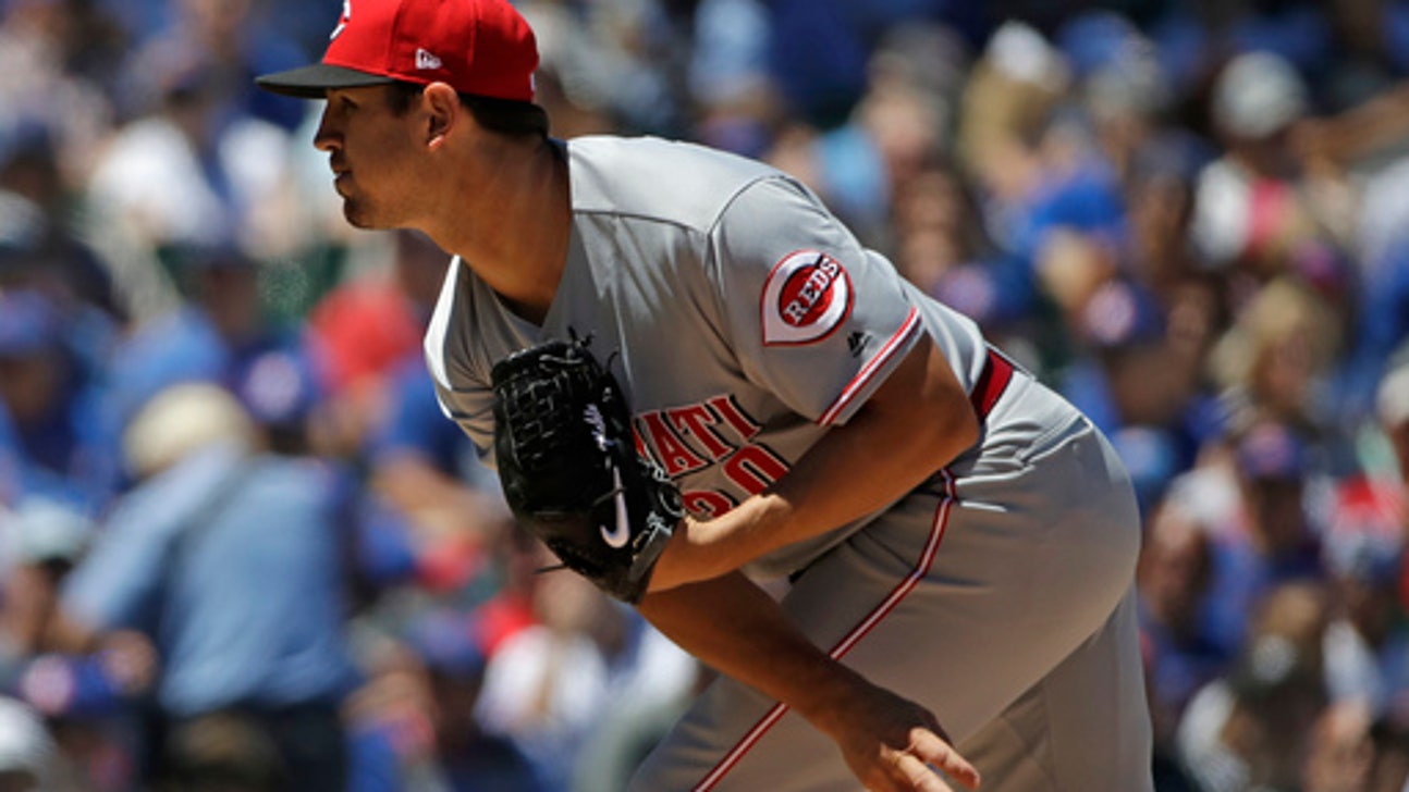 Mahle in control, Reds continue dominance over Cubs