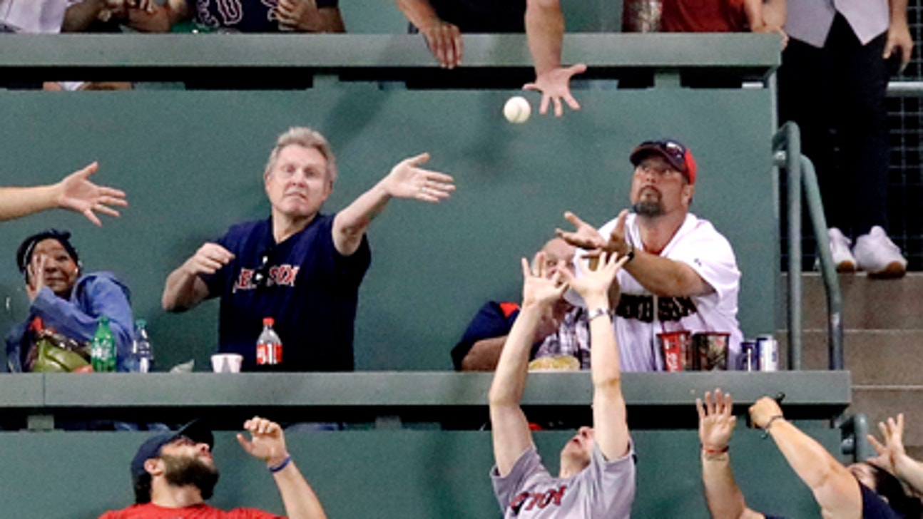 Martinez (28th homer) leads Red Sox to 5-0 win over Rangers