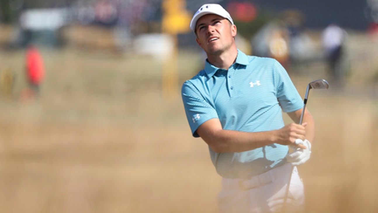 Kisner takes lead, Carnoustie holds its own at British Open