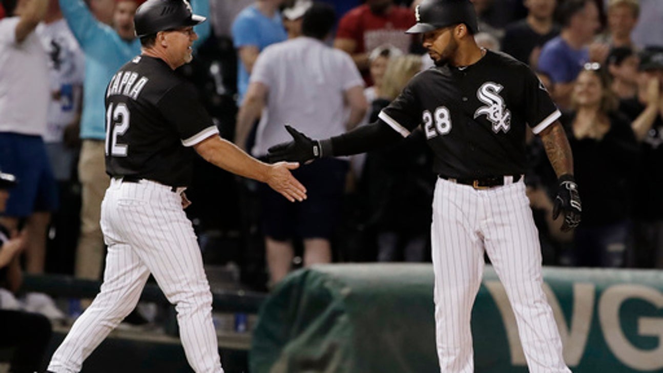 White Sox rally for 6 in 8th to beat Blue Jays 9-5
