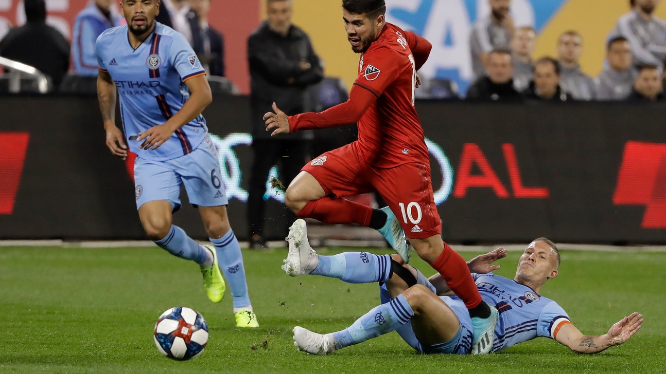 Pozuelo scores twice, Toronto advances to conference final