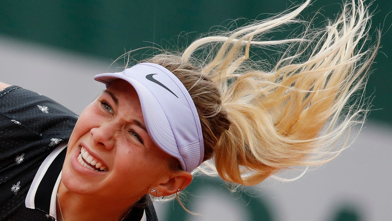 The Latest: US teen Anisimova into 3rd round at French Open