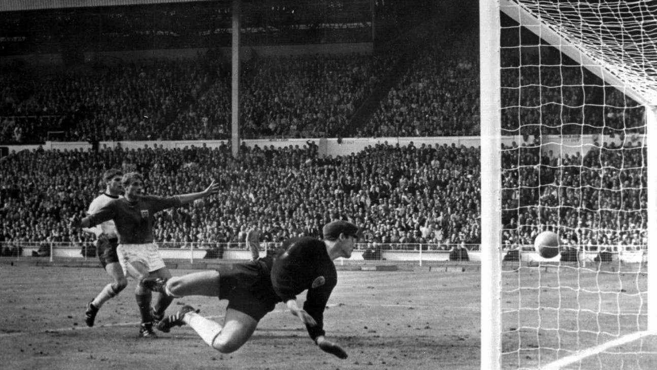Germany's 1966 World Cup goalkeeper Tilkowski dies at 84