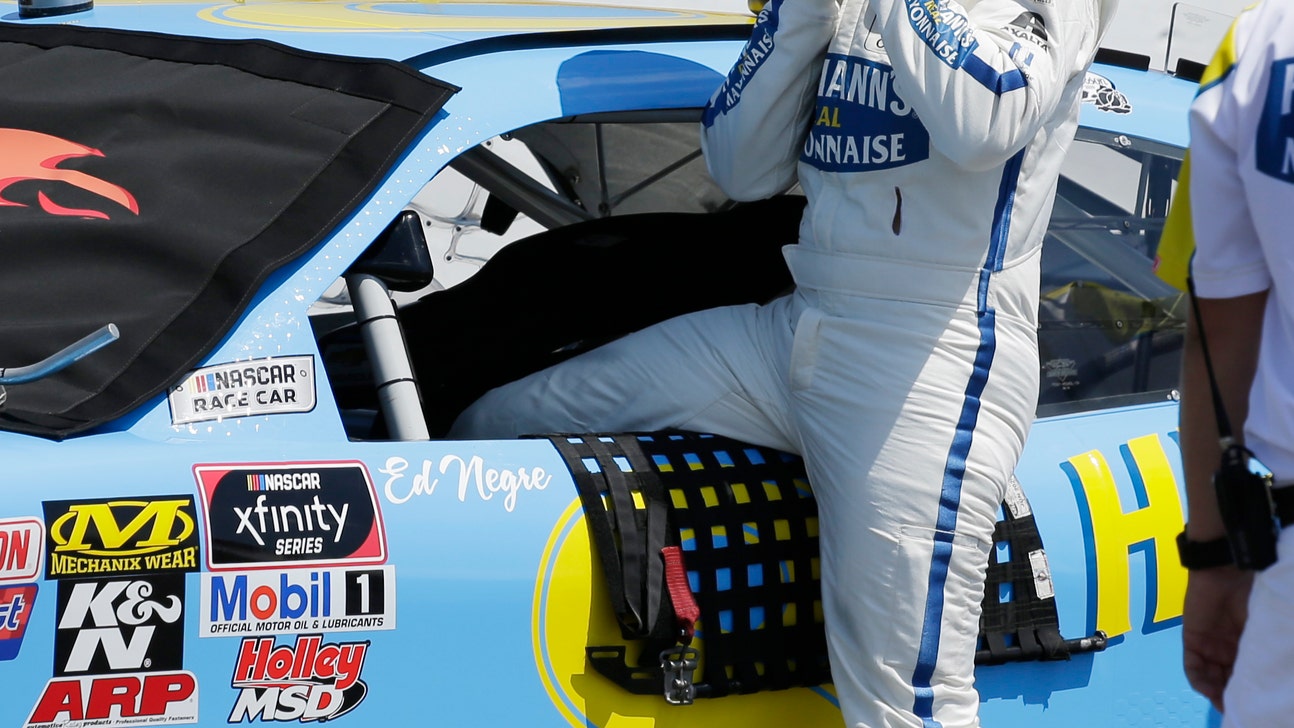 Earnhardt puts aside plane crash to run at Darlington