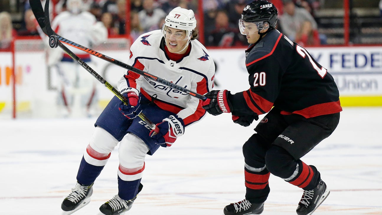 Capitals' T.J. Oshie out of playoffs with broken clavicle