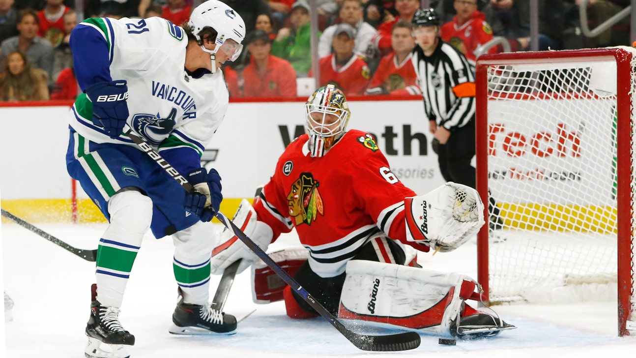 Blackhawks goalie Collin Delia agrees to 3-year extension