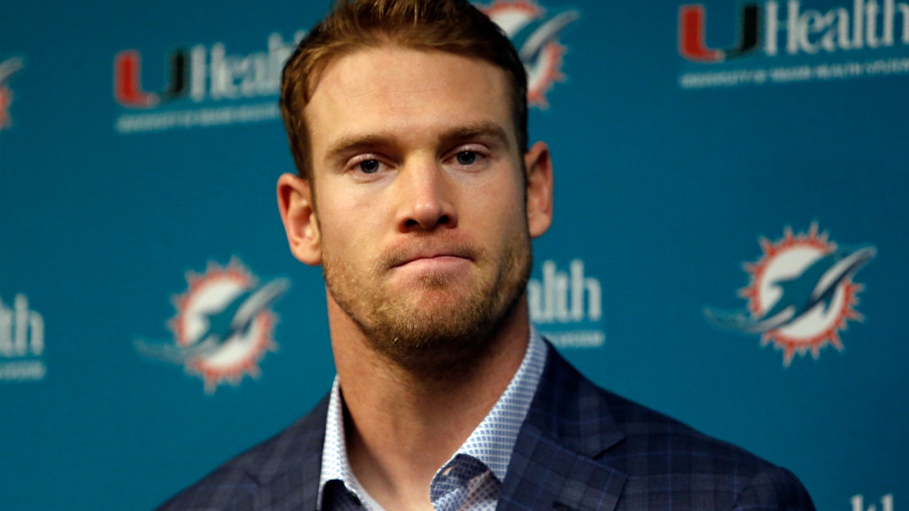 Miami QB Ryan Tannehill traded to Titans for draft picks