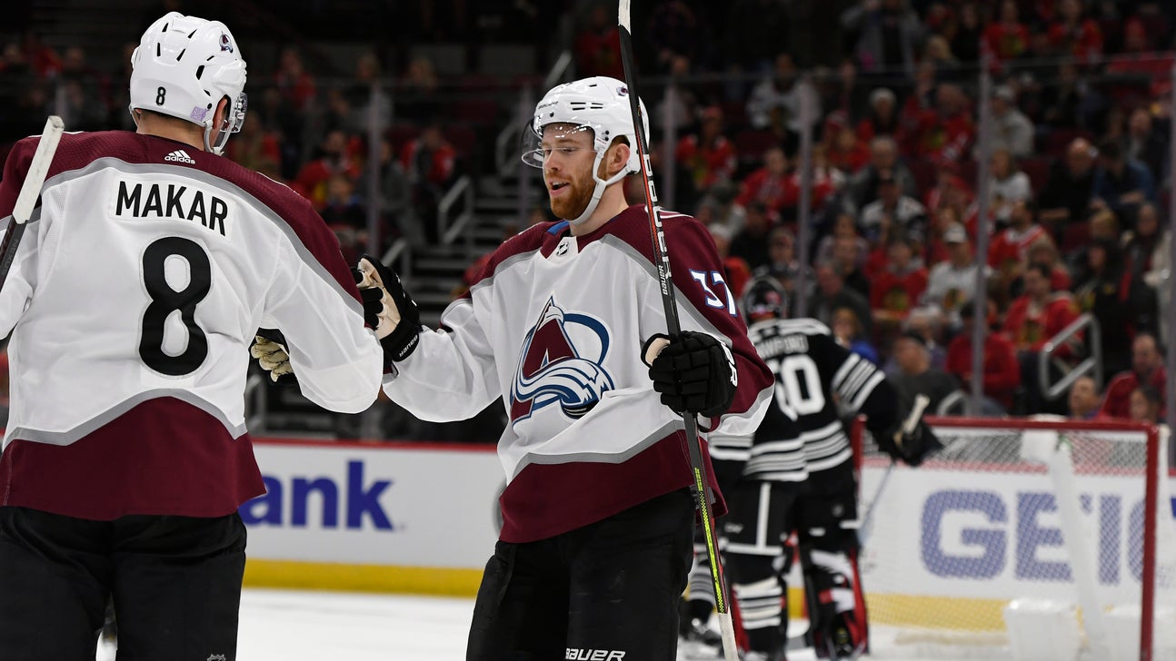 MacKinnon has 4 points, leads Avs past Blackhawks 5-2