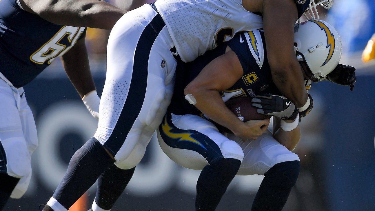 Rams rack up big numbers to beat Bolts in 1st fight for LA