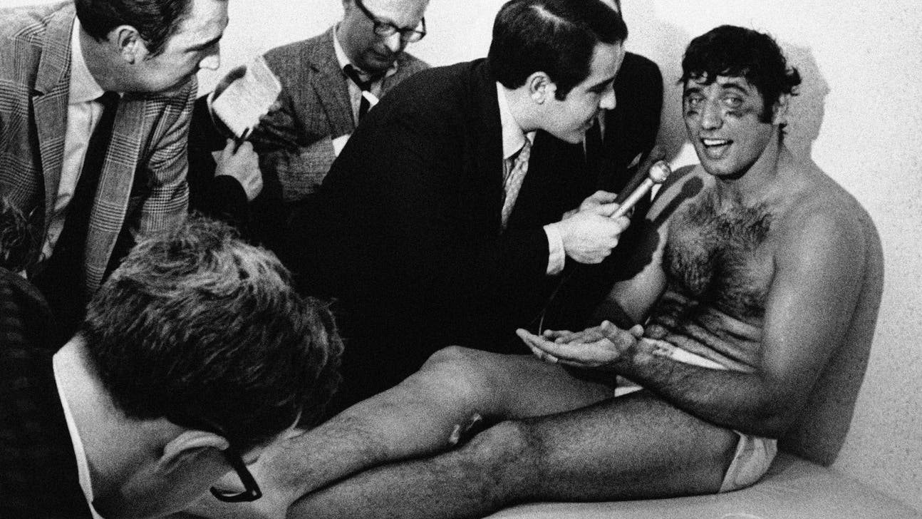 Guaranteed: Joe Namath voted NFL's greatest character