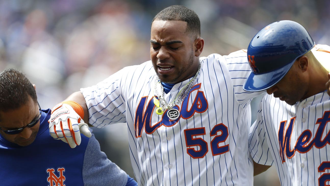 New York Mets: Yoenis Cespedes Re-Injures Hamstring, Limps Off Field