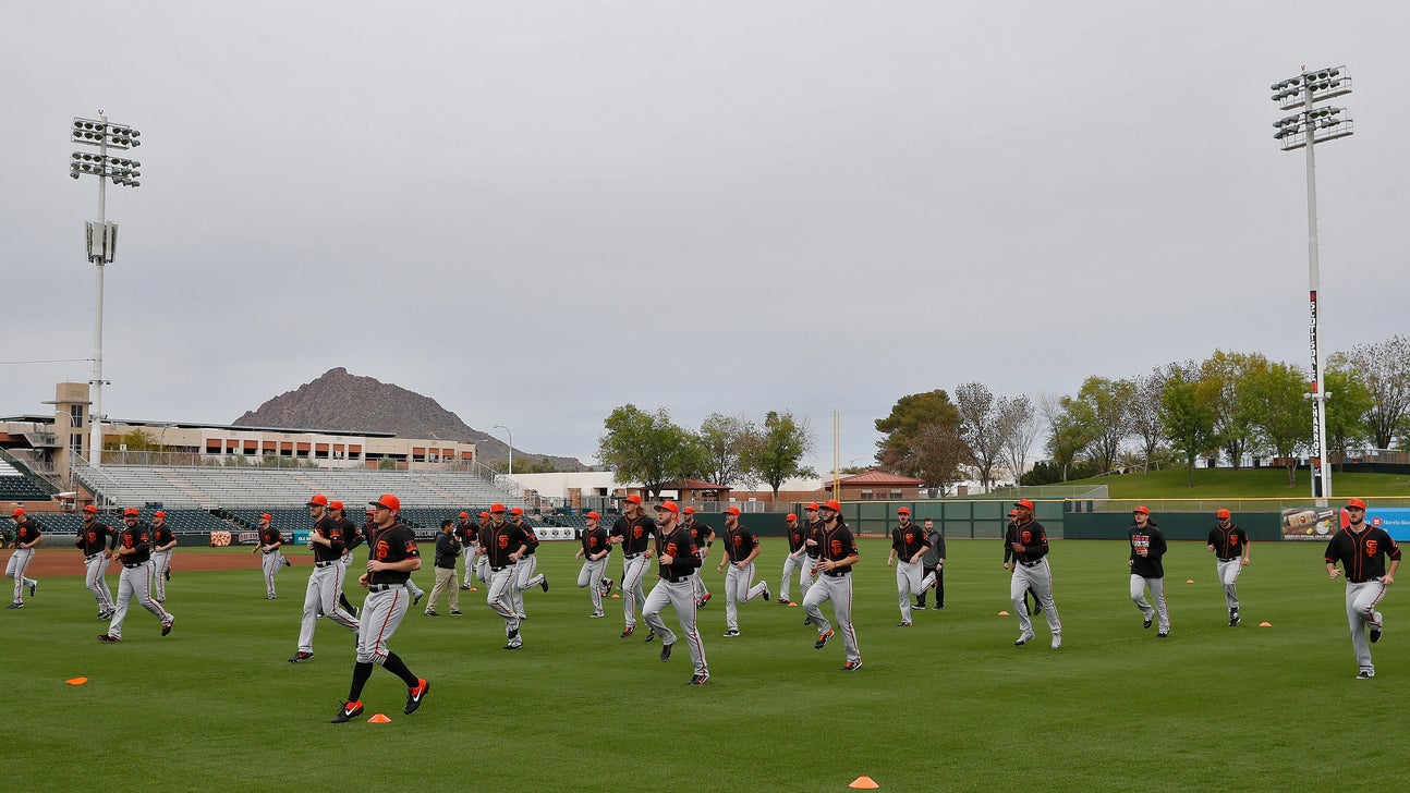 Cueto pitched with severe pain in elbow nearly 3 years