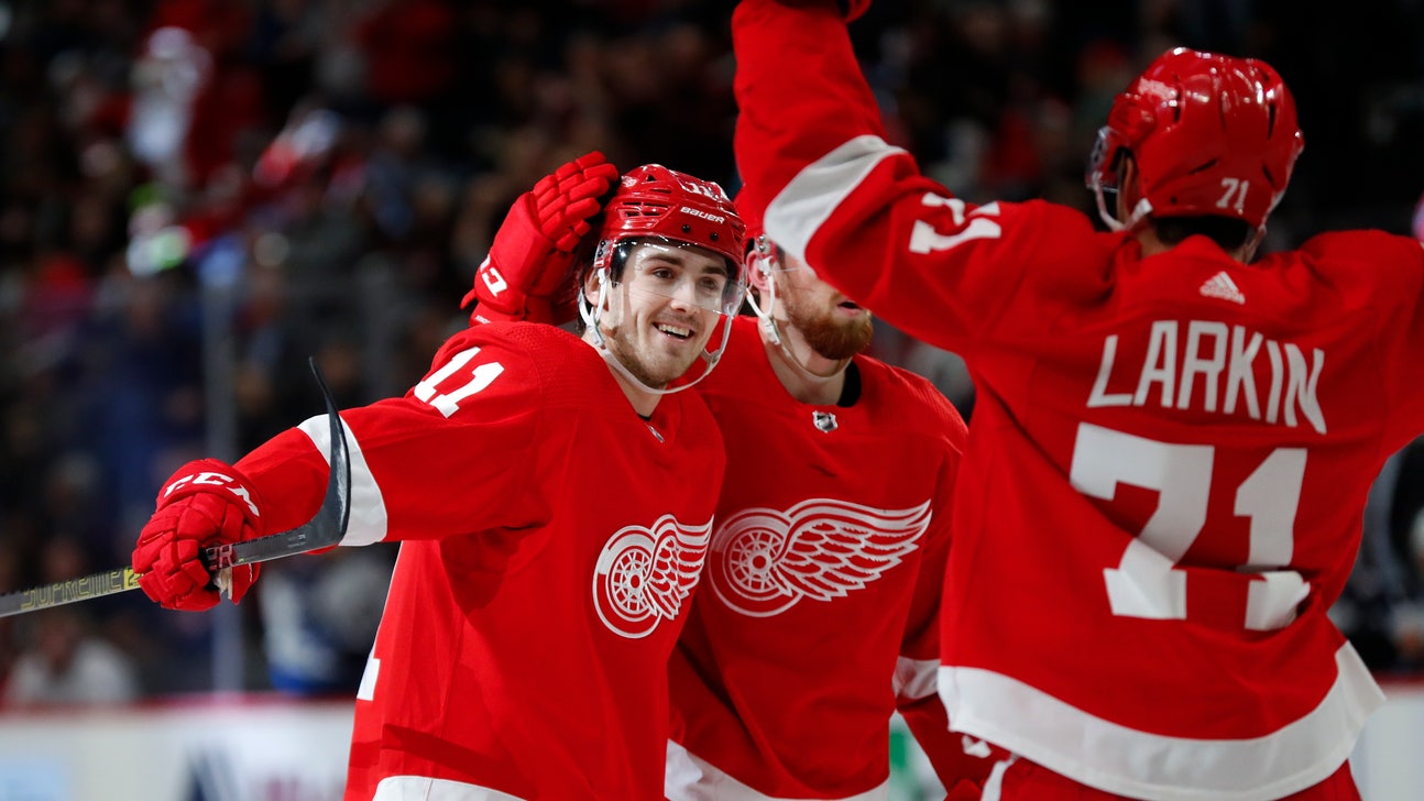 Red Wings snap 12-game skid with 5-2 win over Jets