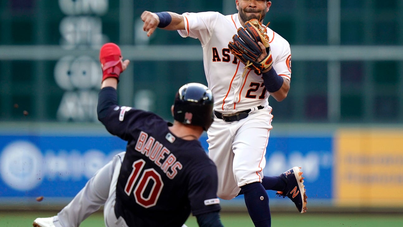 Astros' Altuve leaves game with left hamstring issue